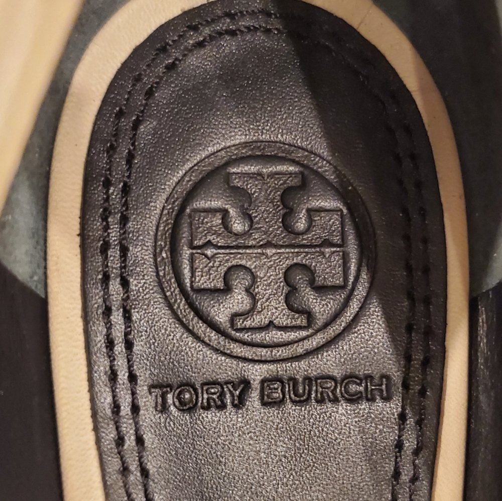 Tory Burch Leather Heeled Loafers, Cream Size 6.5M - Picture 8 of 9